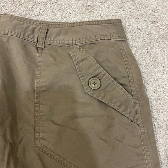 Venezia Khaki Capri Pants - Picture 3 of 8